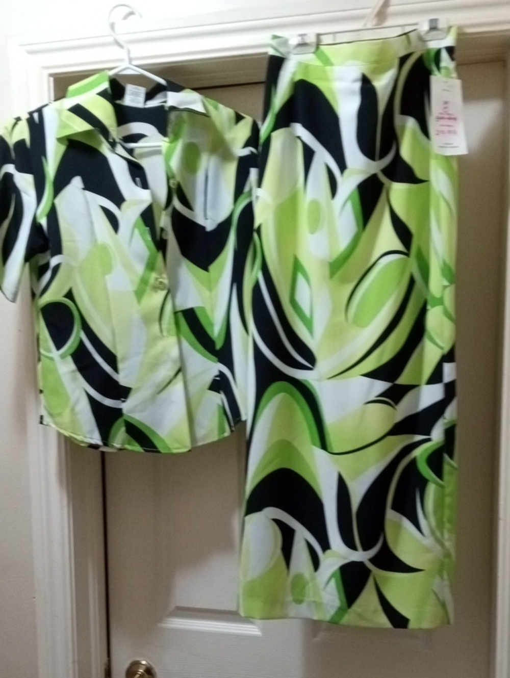 Vintage Women's Lime Green Abstract Print Skirt W28B36
